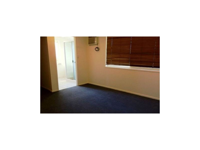 4 John Oxley Drive, Rural View QLD 4740