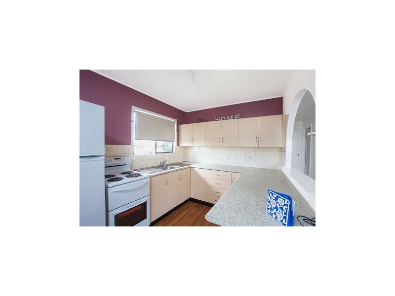 8 Salmon Ave, Eimeo QLD 4740