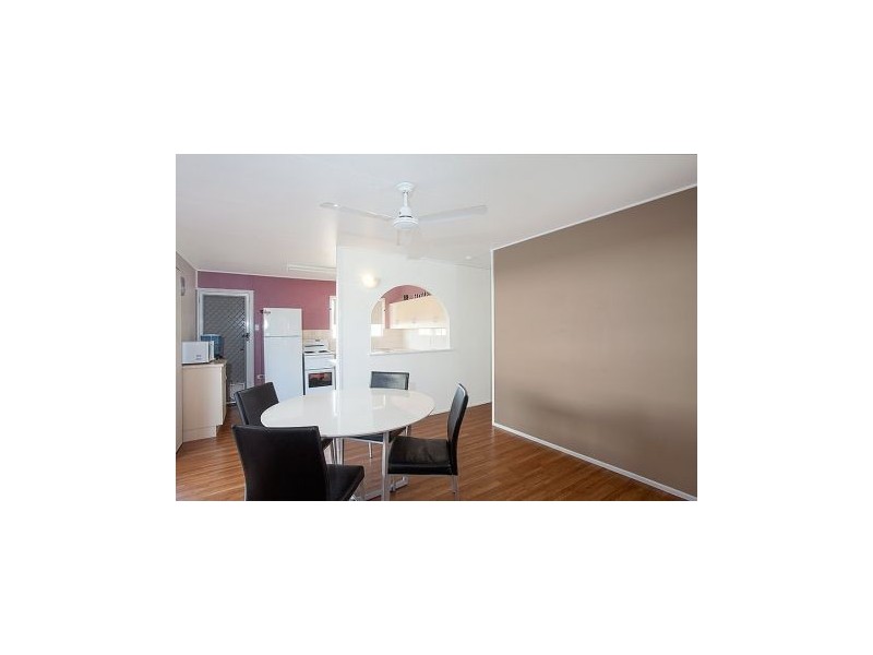 8 Salmon Ave, Eimeo QLD 4740