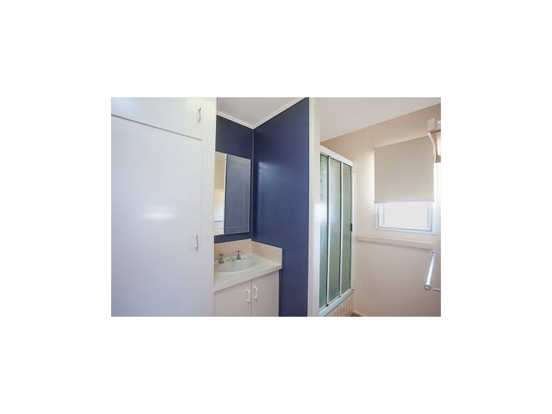 8 Salmon Ave, Eimeo QLD 4740