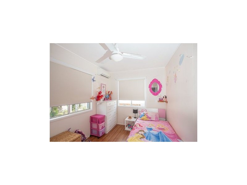 8 Salmon Ave, Eimeo QLD 4740