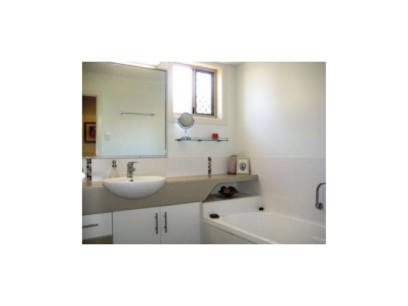 5 Sunita Drive, Andergrove QLD 4740