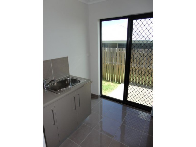 10 Yatay Street, Eimeo QLD 4740