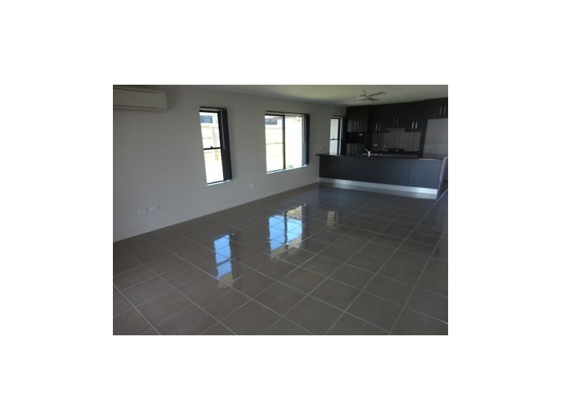 10 Yatay Street, Eimeo QLD 4740