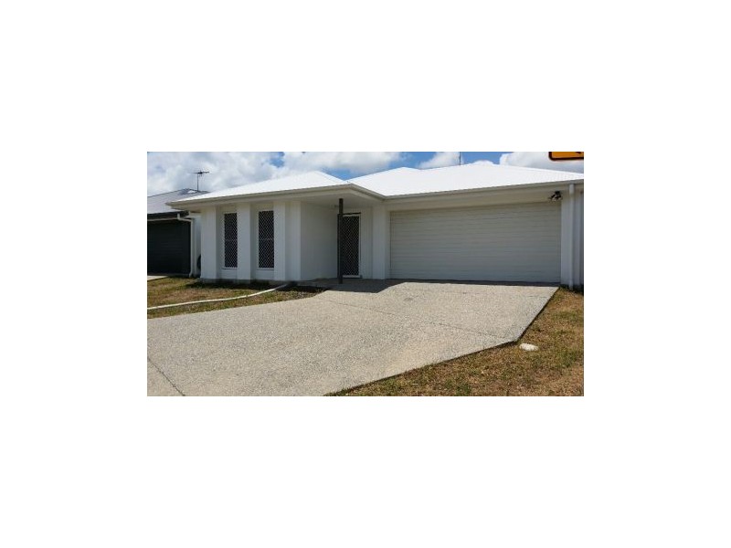 16 Helmsman Drive, Shoal Point QLD 4750