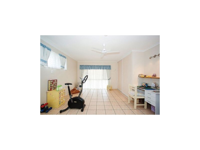 17 Cassia Street, Beaconsfield QLD 4740