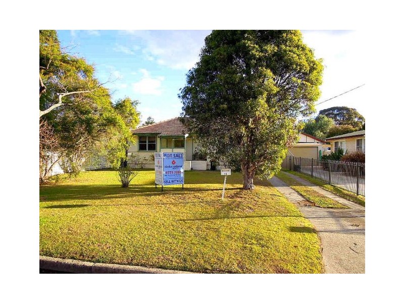 12 AMBON RD, Holsworthy NSW 2173