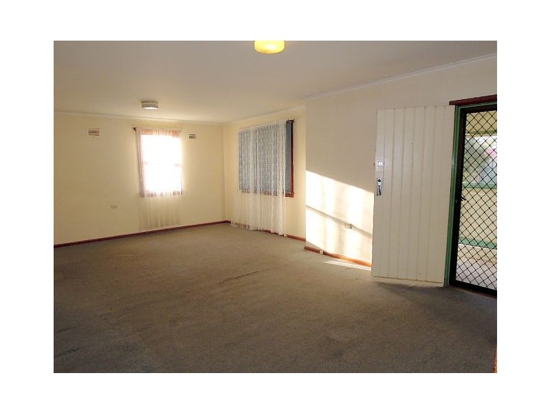 12 AMBON RD, Holsworthy NSW 2173