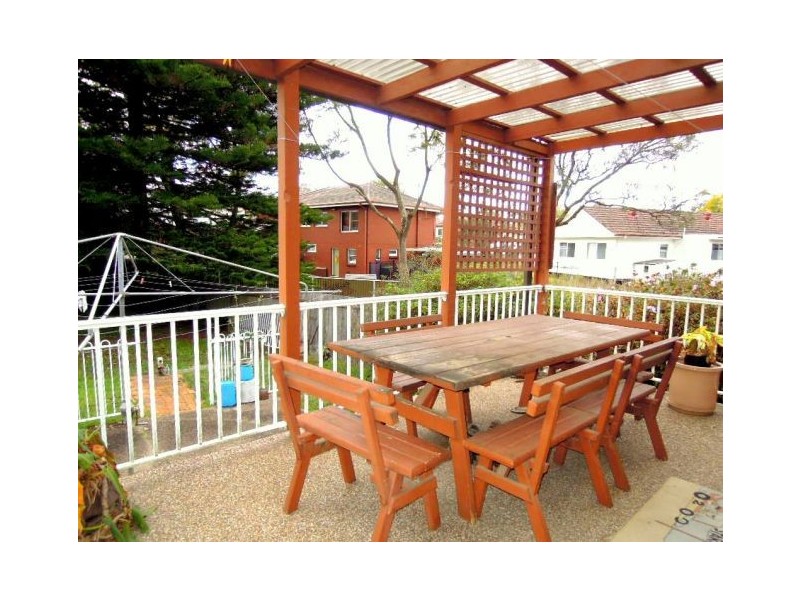 18 SHARI AVE, Picnic Point NSW 2213