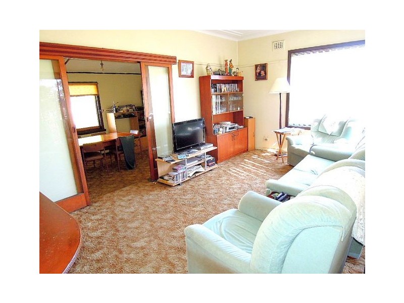 27 MILLER RD, Chester Hill NSW 2162