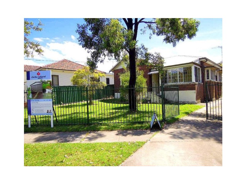 16 KOALA RD, Greenacre NSW 2190