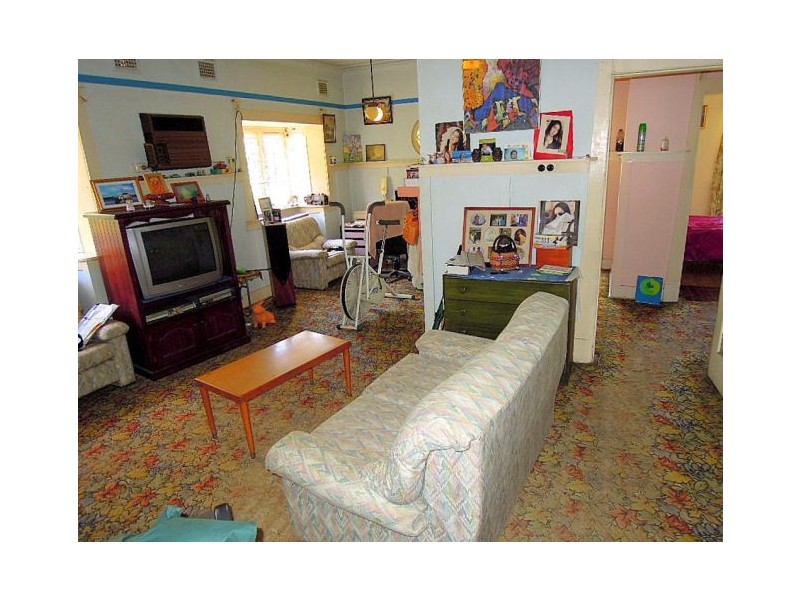 16 KOALA RD, Greenacre NSW 2190