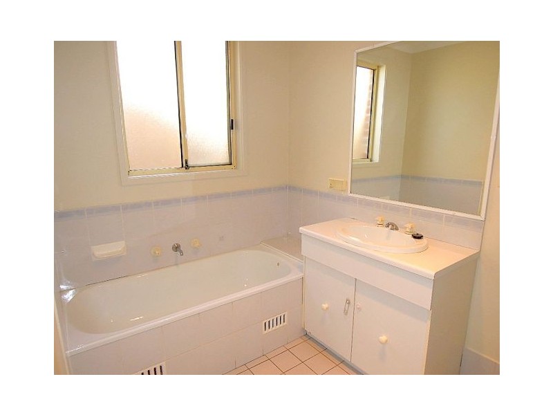 4/68 MYALL RD, Casula NSW 2170