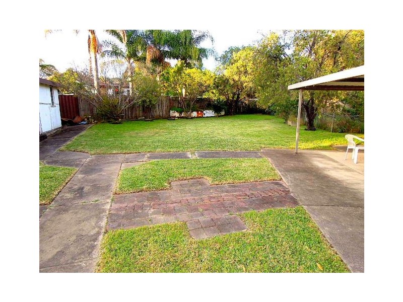 11 SIMMONS ST, Revesby NSW 2212