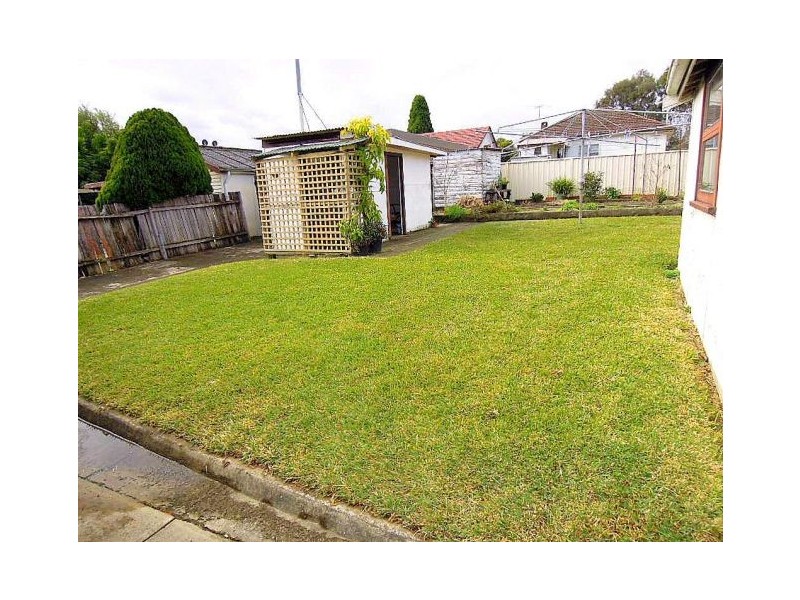 40 SANDAKAN RD, Revesby Heights NSW 2212