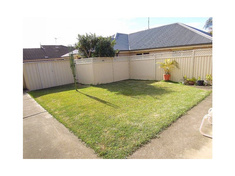 15 BURNS RD, Picnic Point NSW 2213