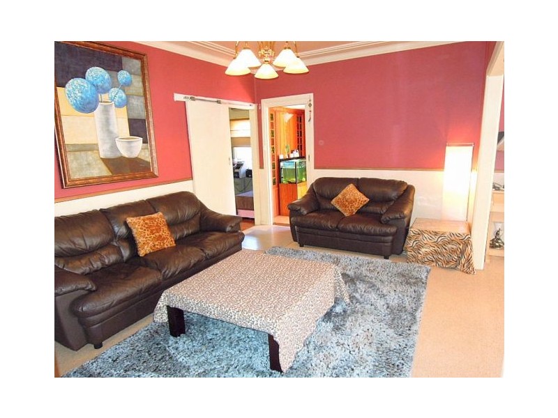 2 GOWLLAND PDE, Panania NSW 2213