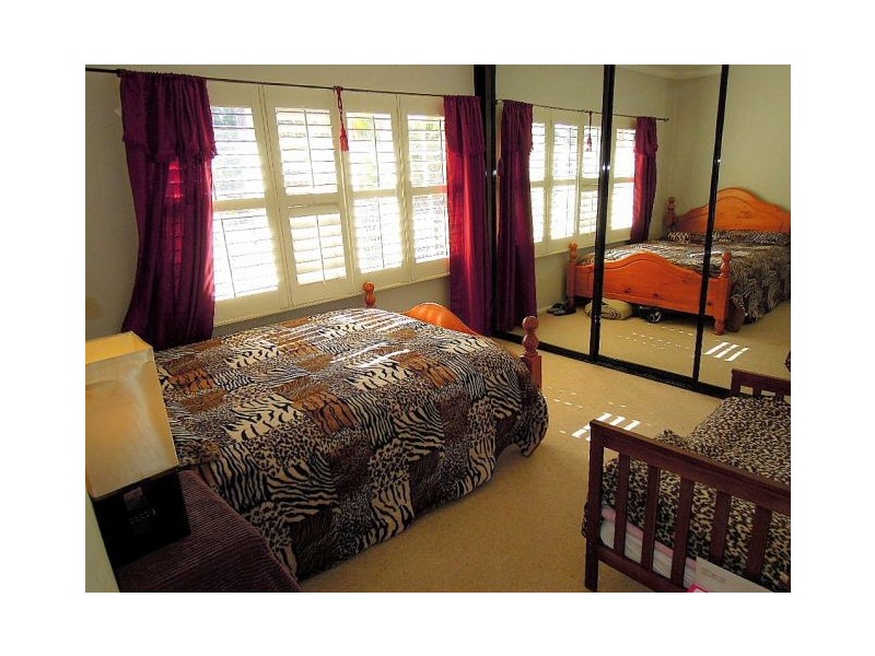 2 GOWLLAND PDE, Panania NSW 2213