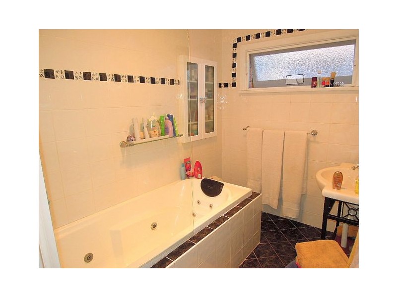 2 GOWLLAND PDE, Panania NSW 2213