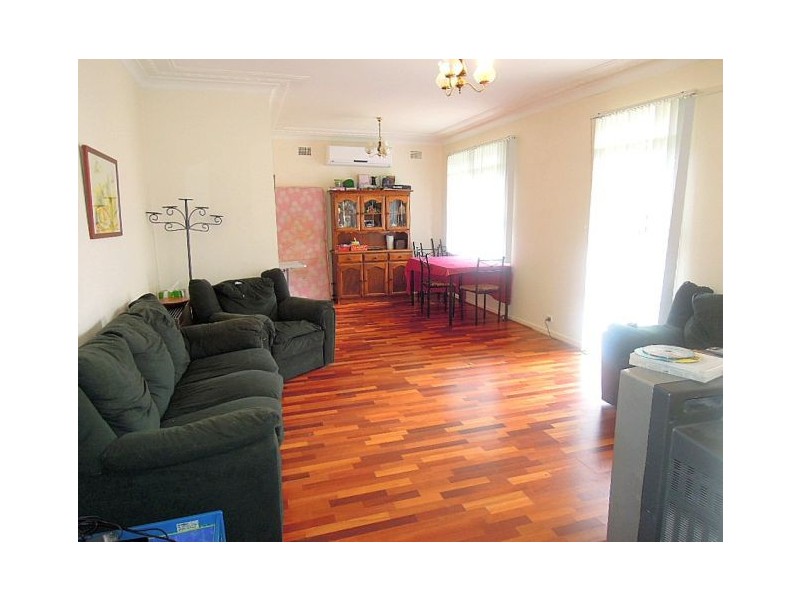 14 Seidel Ave, Picnic Point NSW 2213