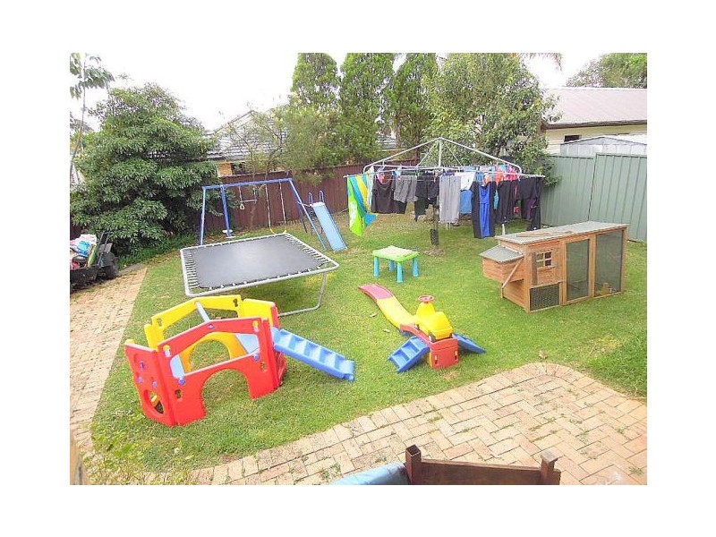 14 Seidel Ave, Picnic Point NSW 2213