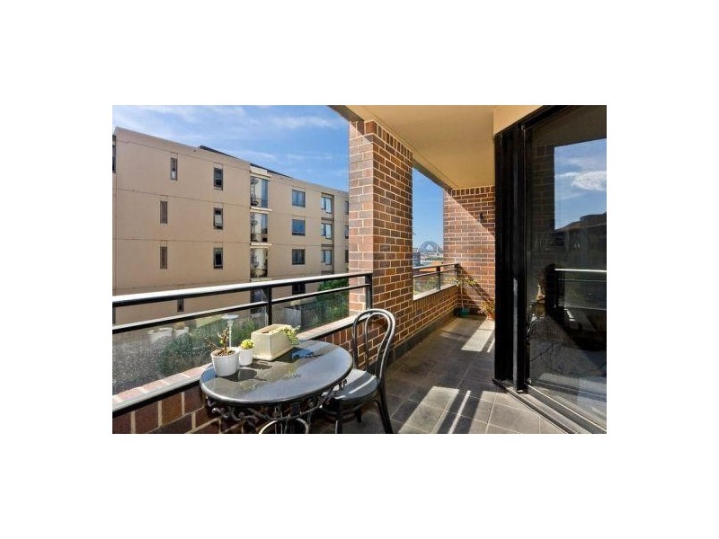 E801/24 Point Street, Pyrmont NSW 2009