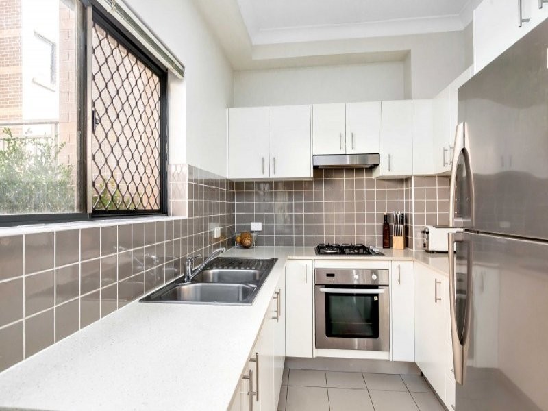 2/45 Eastbourne Road, Homebush West NSW 2140