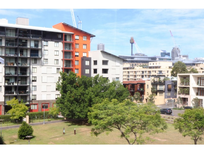 702/25 Refinery Drive, Pyrmont NSW 2009