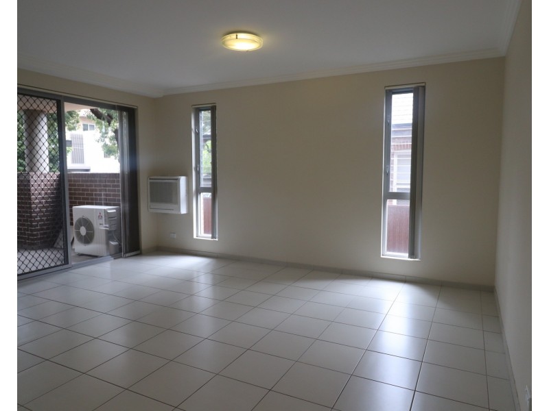 1/8-10 Bembridge Street, Carlton NSW 2218