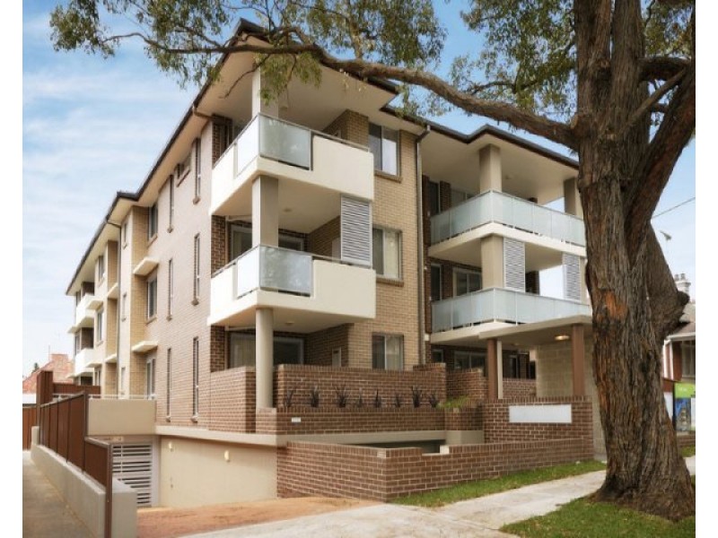 1/8-10 Bembridge Street, Carlton NSW 2218