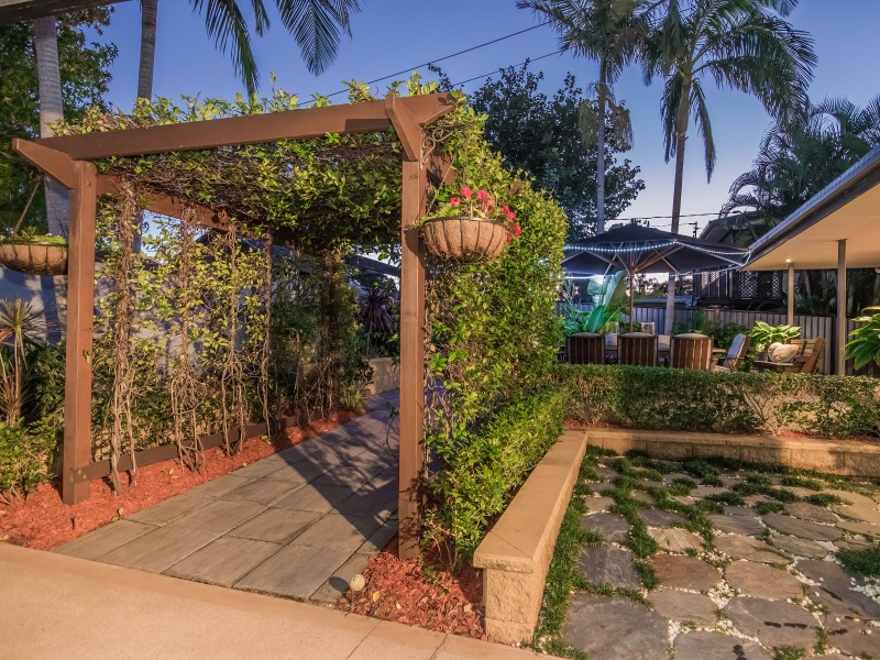 19 Mitchell Avenue, Molendinar QLD 4214