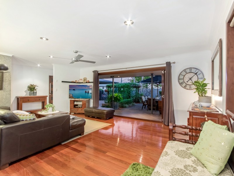 19 Mitchell Avenue, Molendinar QLD 4214