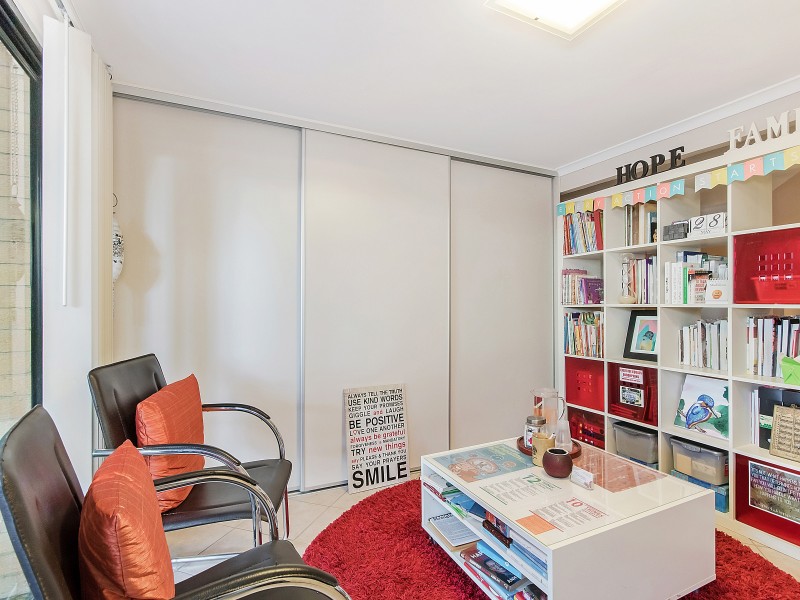 19 Mitchell Avenue, Molendinar QLD 4214