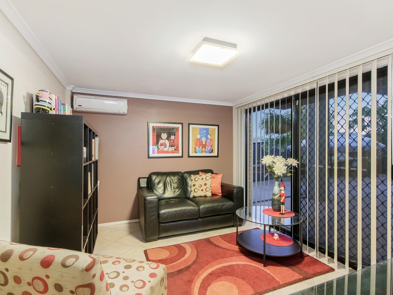 19 Mitchell Avenue, Molendinar QLD 4214