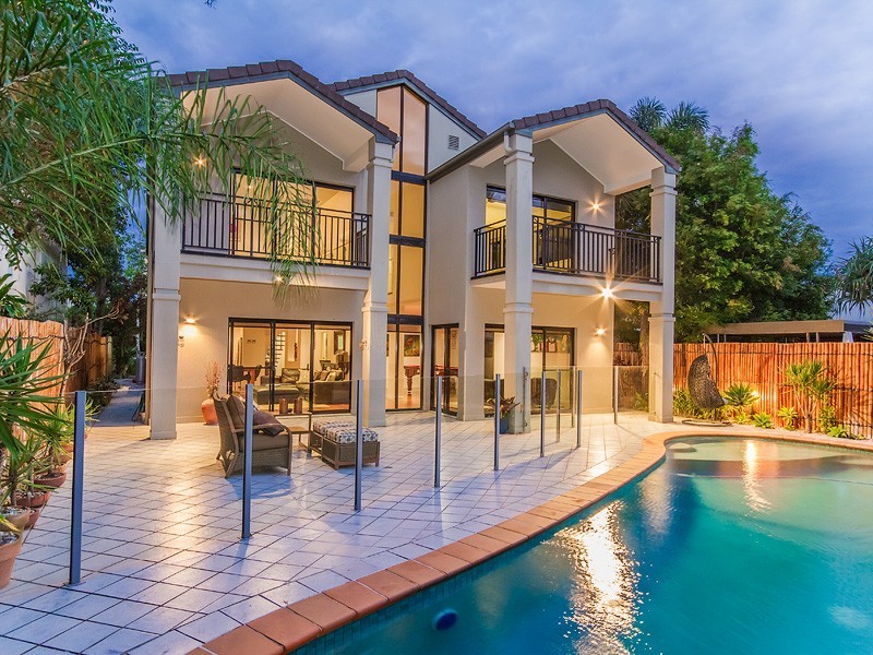 53 Amalfi Drive, Isle Of Capri QLD 4217