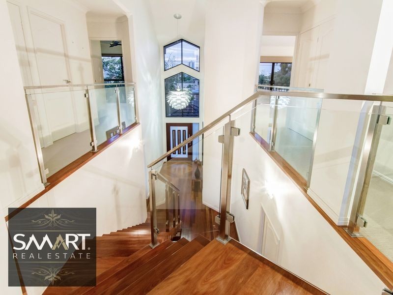 53 Amalfi Drive, Isle Of Capri QLD 4217