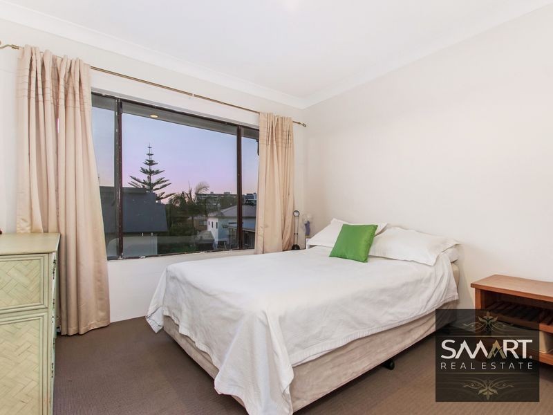 10/18-20 Sunshine Boulevard, Broadbeach Waters QLD 4218
