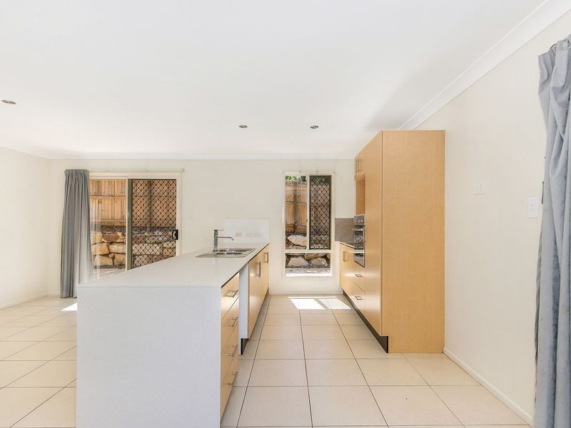 1 Irwin Street, Parkwood QLD 4214