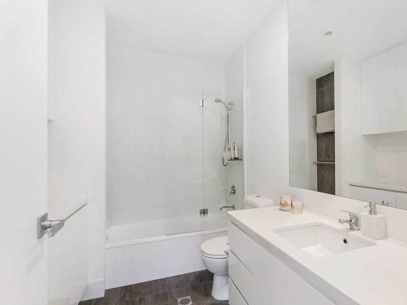 2 Parnell Boulevard, Robina QLD 4226