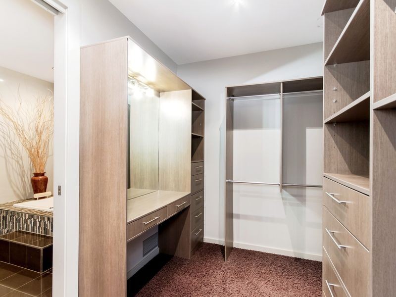 3028 The Boulevarde, Benowa QLD 4217