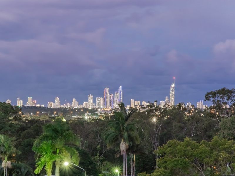 4 Harneil Place, Carrara QLD 4211