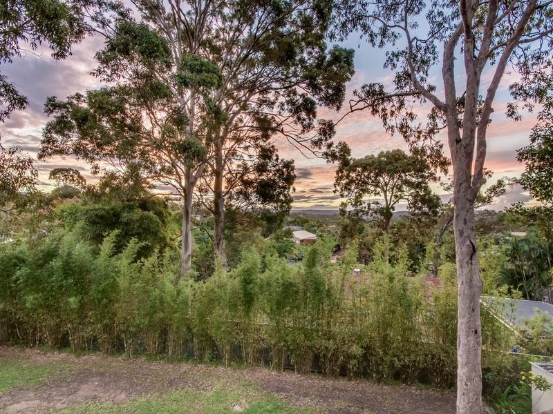 4 Harneil Place, Carrara QLD 4211
