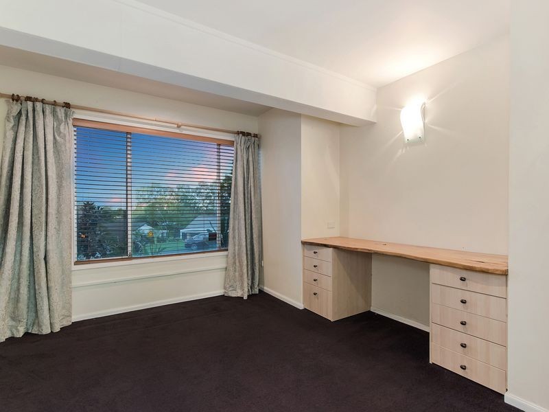 4 Harneil Place, Carrara QLD 4211