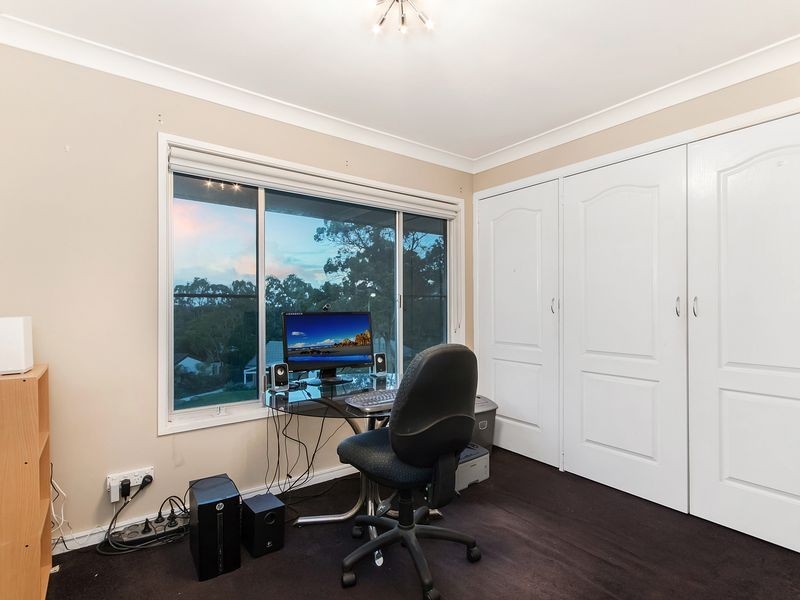 4 Harneil Place, Carrara QLD 4211