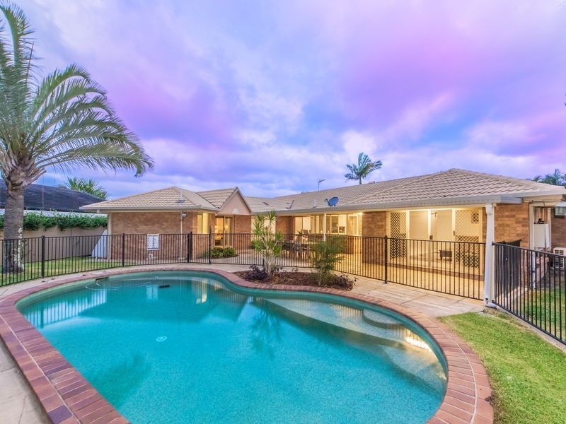 62 Kawana Crescent, Ashmore QLD 4214