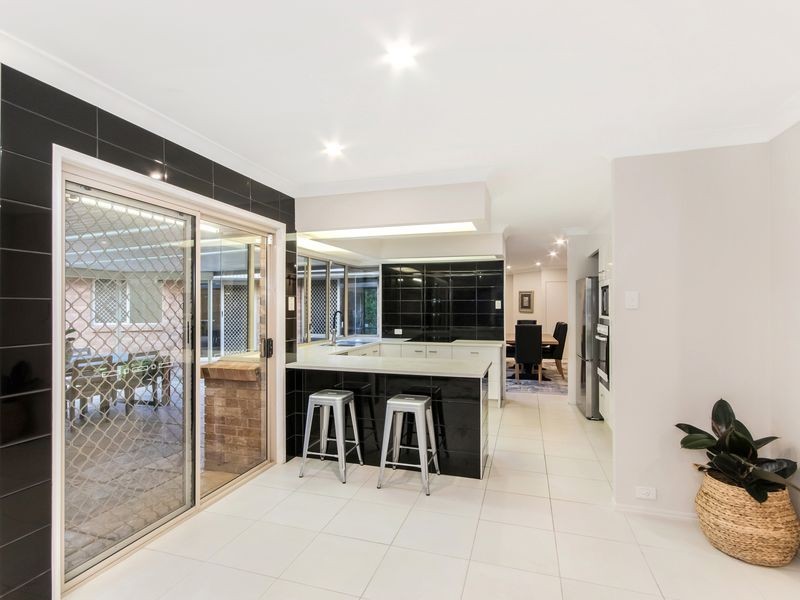 62 Kawana Crescent, Ashmore QLD 4214