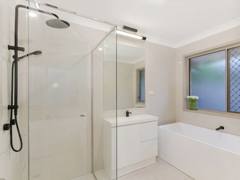 62 Kawana Crescent, Ashmore QLD 4214