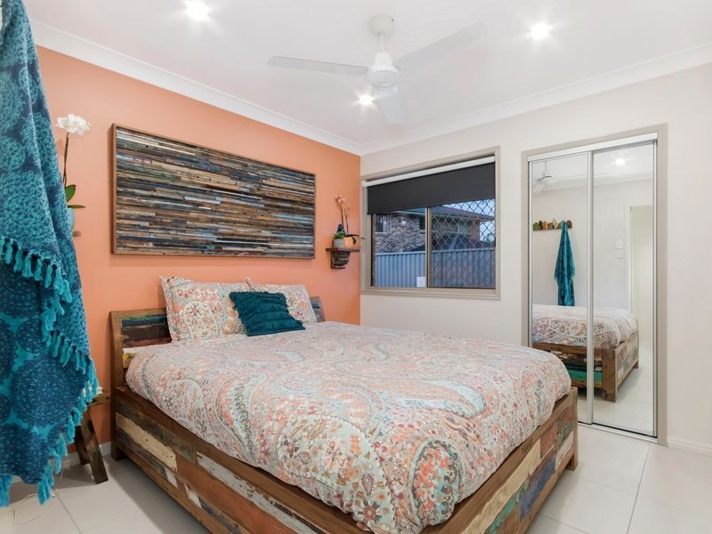 62 Kawana Crescent, Ashmore QLD 4214