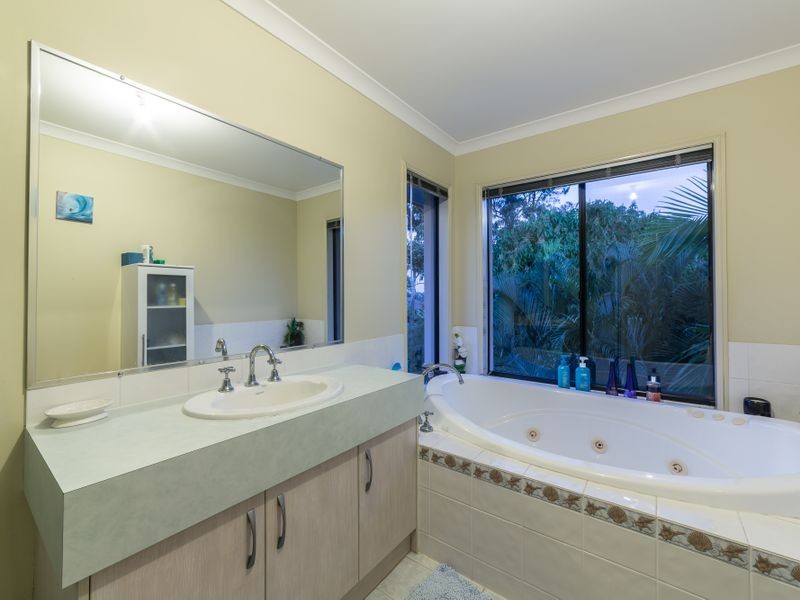 1 Harvil Road, Molendinar QLD 4214