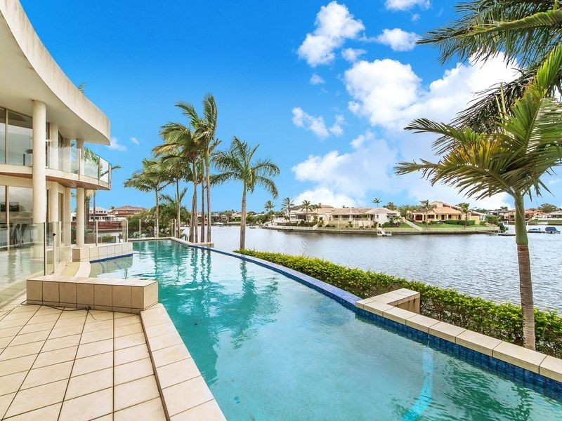 21 Montego Court, Mermaid Waters QLD 4218